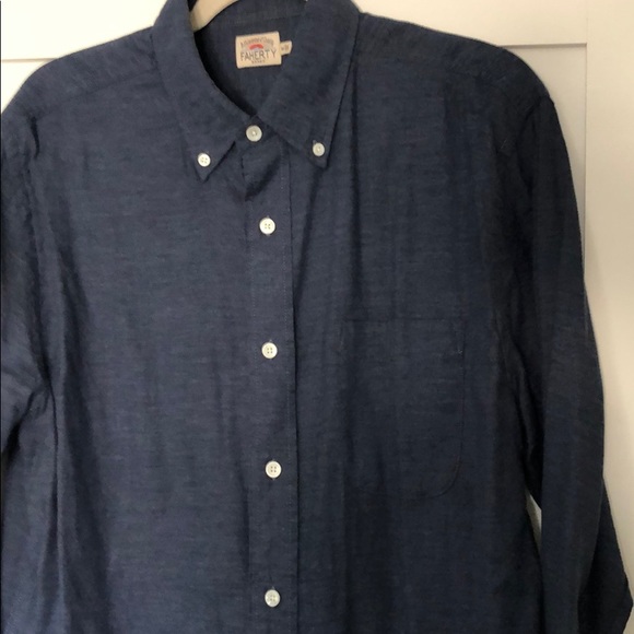 Faherty lightweight button down- M - Picture 2 of 4